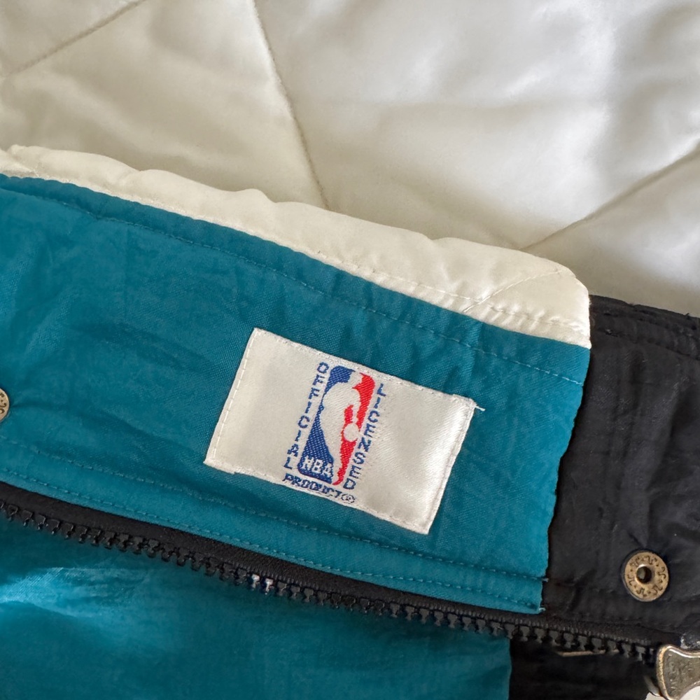 *SOLD* Men’s Vintage NBA By Apex One Charlotte Hornets Full Zip Jacket Size XL - Picture 10 of 11